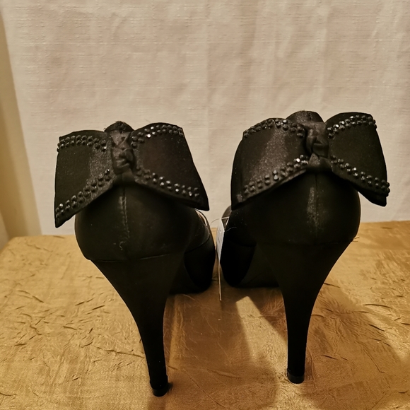 Black Formal Heels - Picture 3 of 4